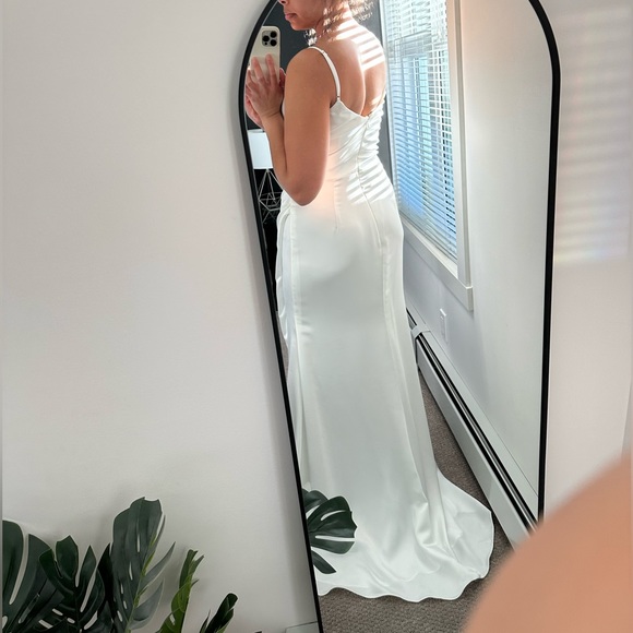 Brand New Ivory Wedding Dress - Picture 2 of 10